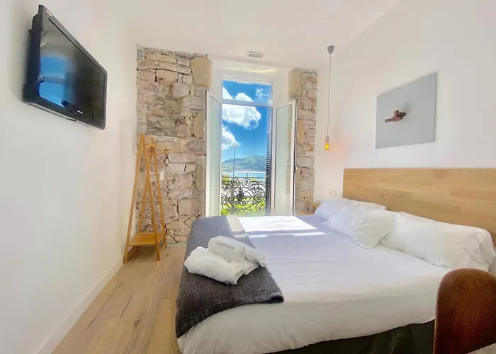 ゲストハウス Miradaalaconcha 3*