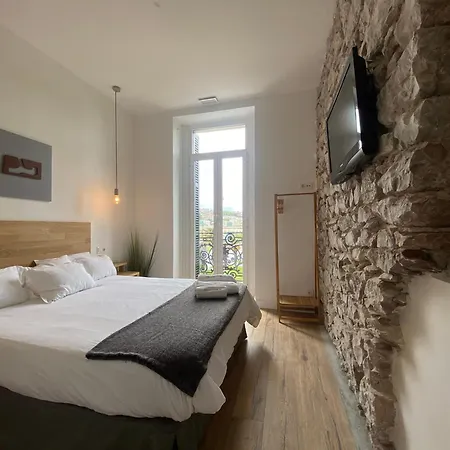 Guest house Miradaalaconcha 3*